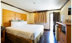 Cozy & Clean Guest Rooms