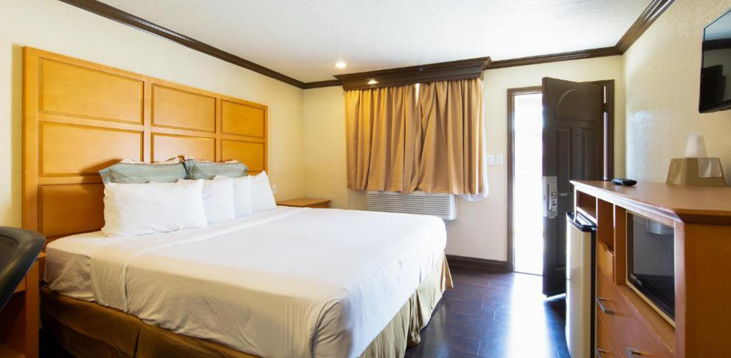 Spacious and comfortable hotel rooms for business or leisure travelers