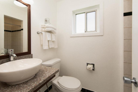 1 King Bed Accessible Room Non-Smoking